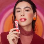 813259-02-Hidratante-Labial-Vult---Fruit-tella-Morango-Com-Creme-8ml
