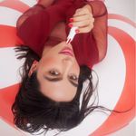 813257-02-Balm-Labial-Vult---Fruit-tella-Morango-Com-Creme-35g
