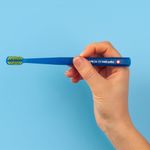 812715-4-Escova-Dental-Curaprox-Ortodontica-CS5460